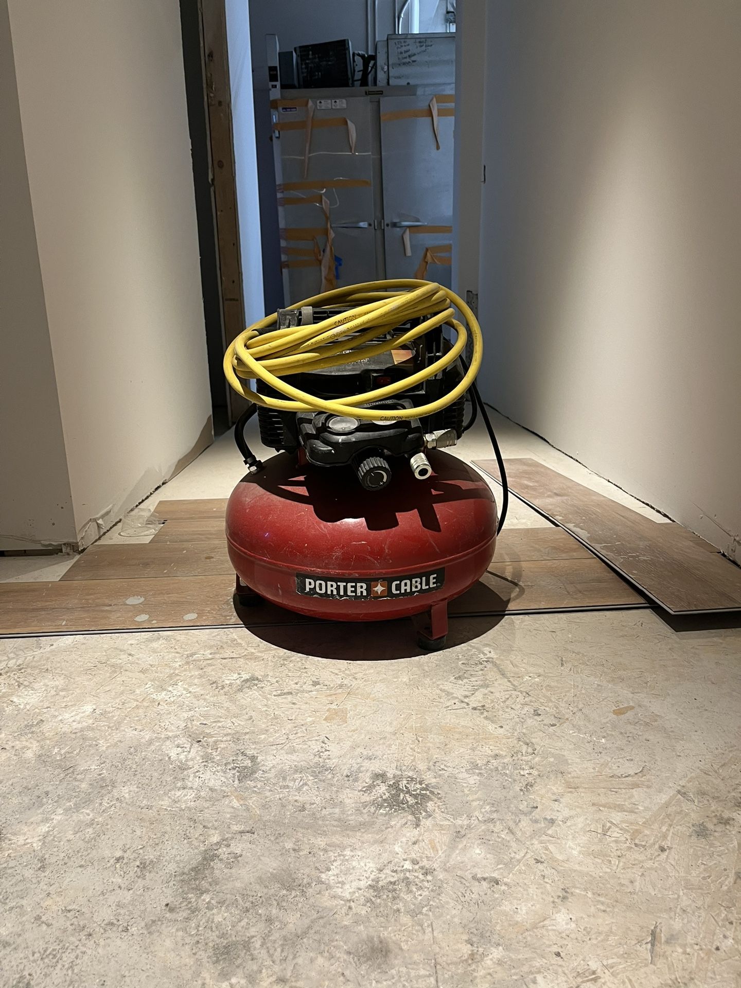 Air Compressor, 6-Gallon, Pancake, Oil-Free (C2002-ECOM)