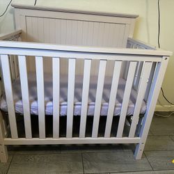 Delta Children Mini Crib (Pink)