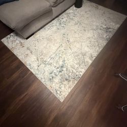 Area Rug 7’x5’