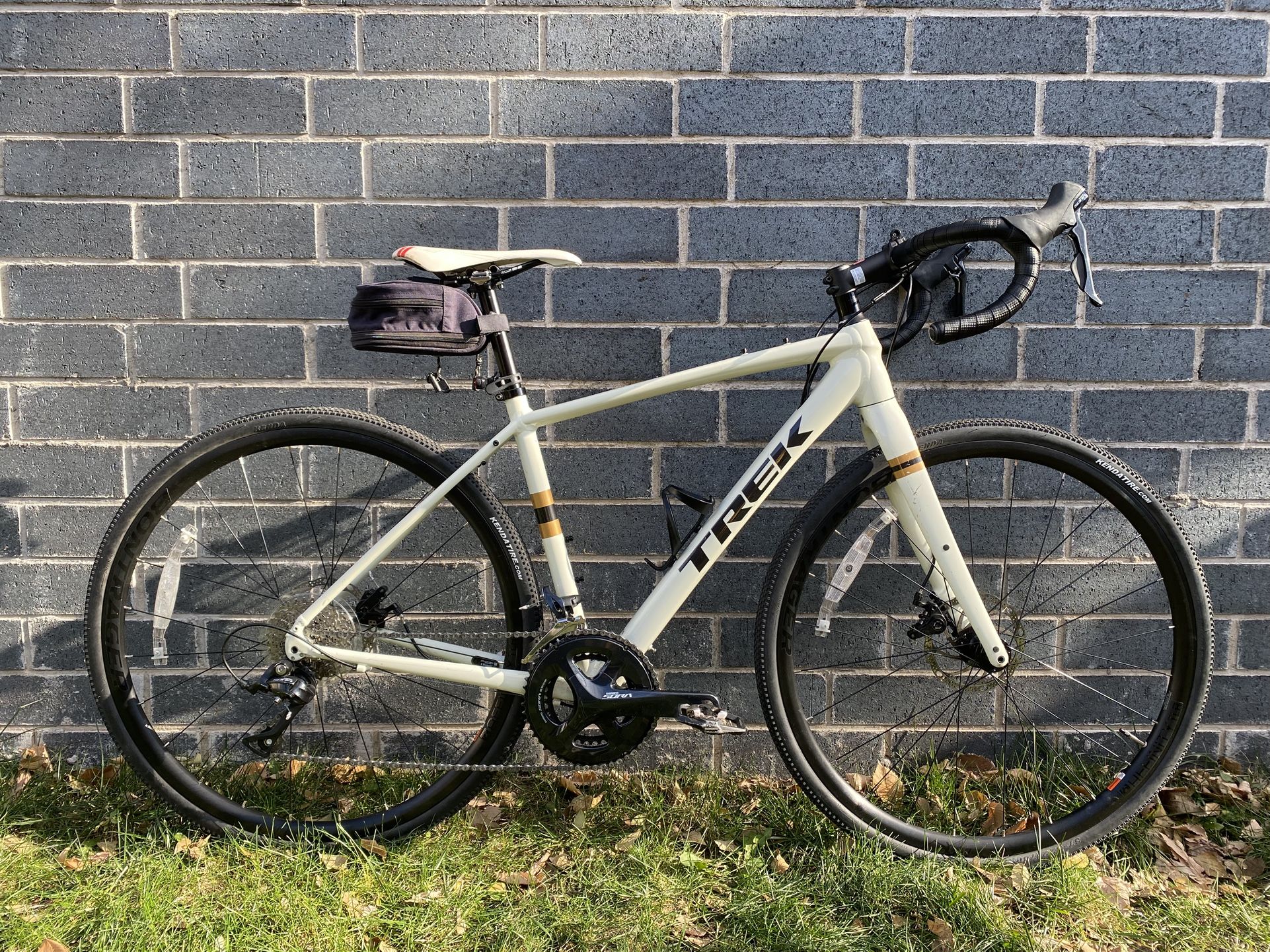 TREK Checkpoint AL3 Gravel Bike 52cm