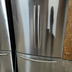 REFRIGERATOR 