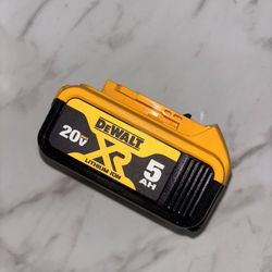 Dewalt 20V MAX XR Lithium-Ion 5AH