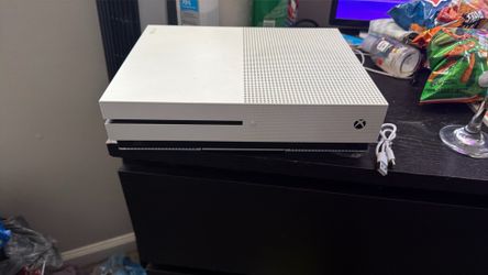 Xbox 1 including 1 controller and headset