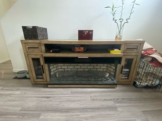 Entertainment center