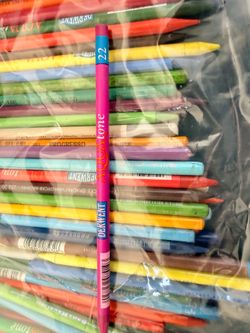 Art supplies. Various.