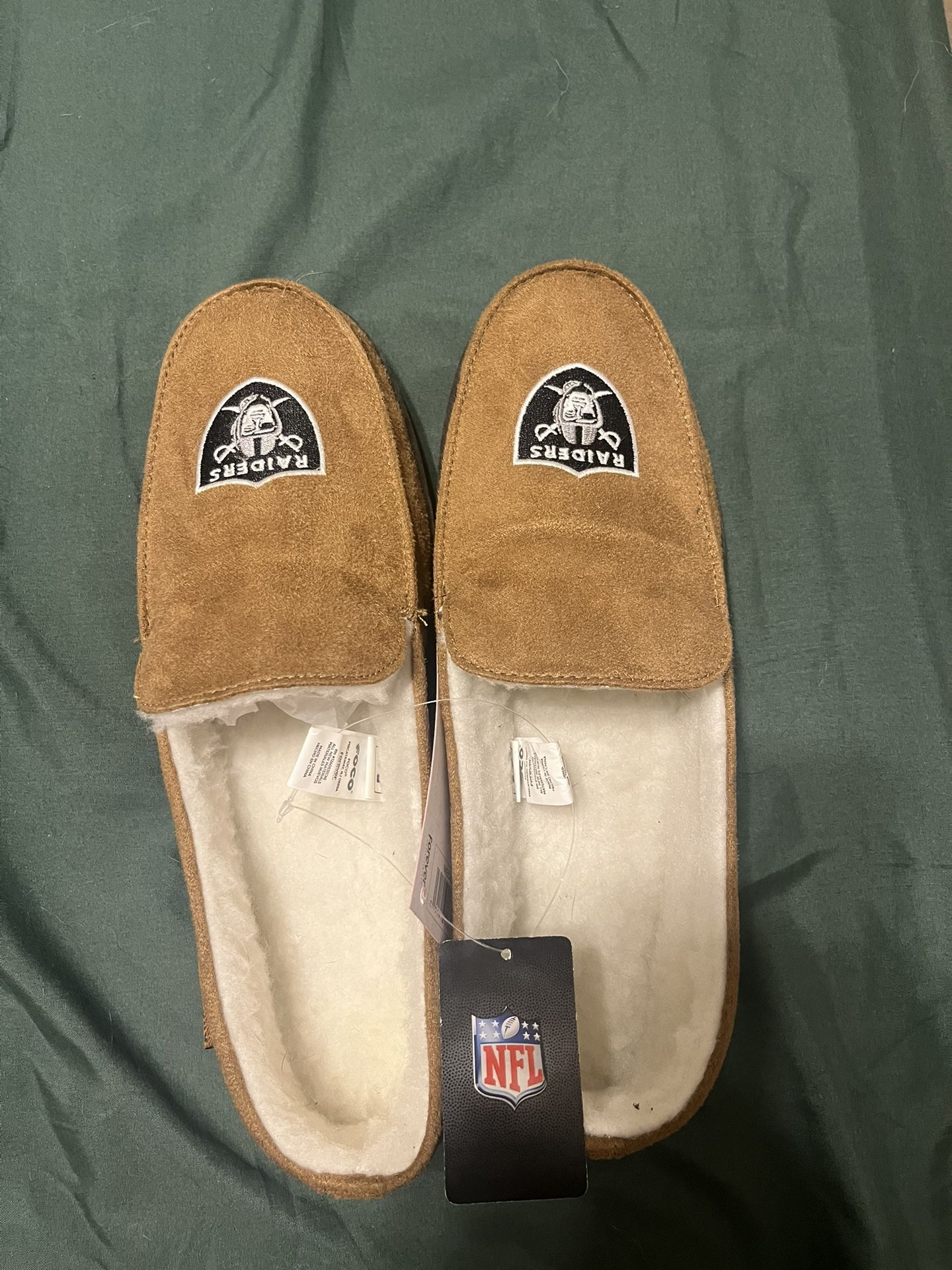 Raiders Moccasin Size 8 Mens