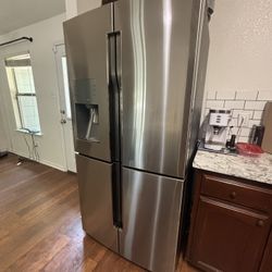 Good Working Samsung Refrigerator/freezer