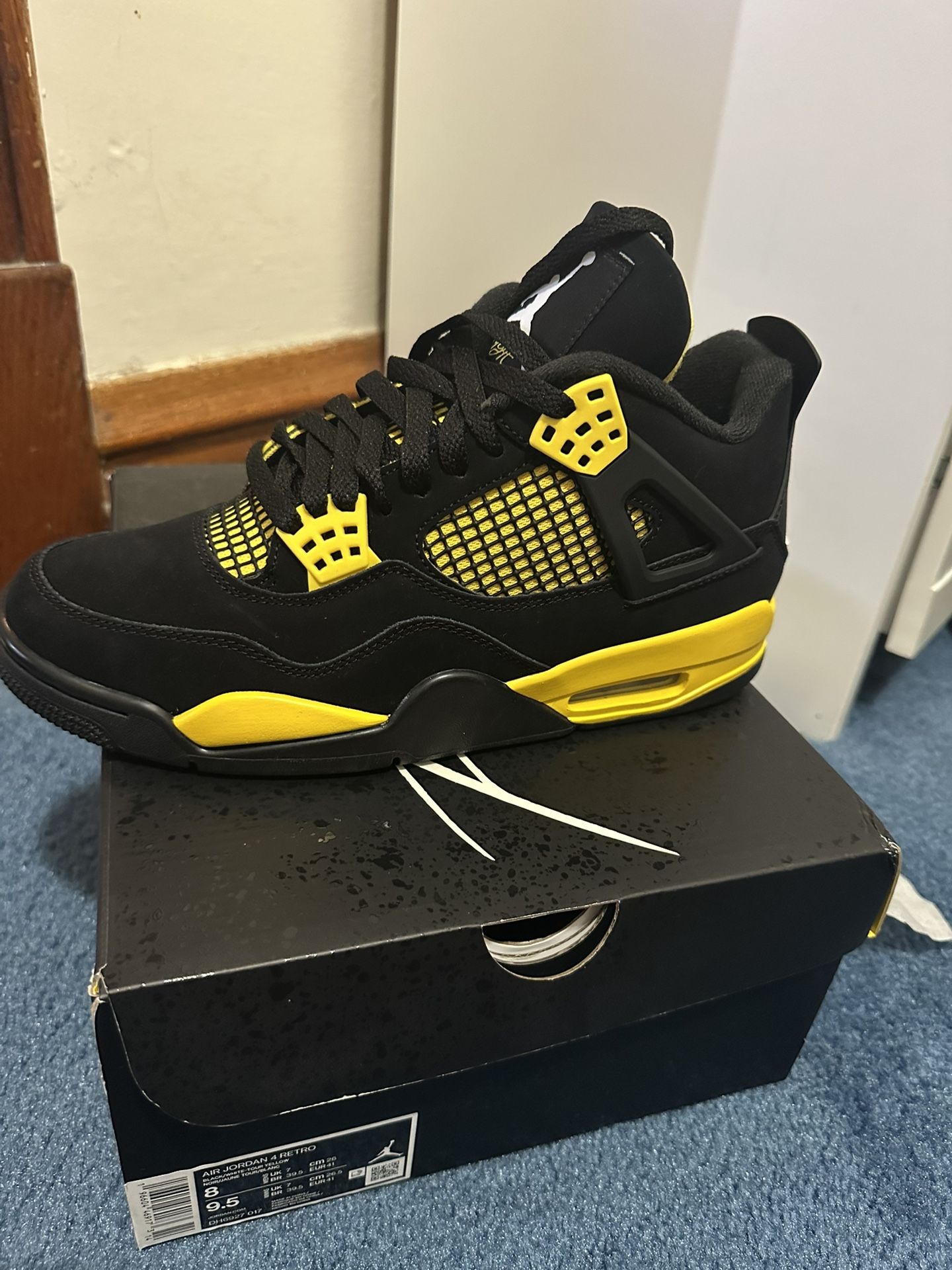 Jordan 4 Retro Thunder