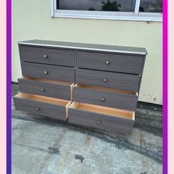 8 drawers dresser / Eight drawers dresser / Cajonera