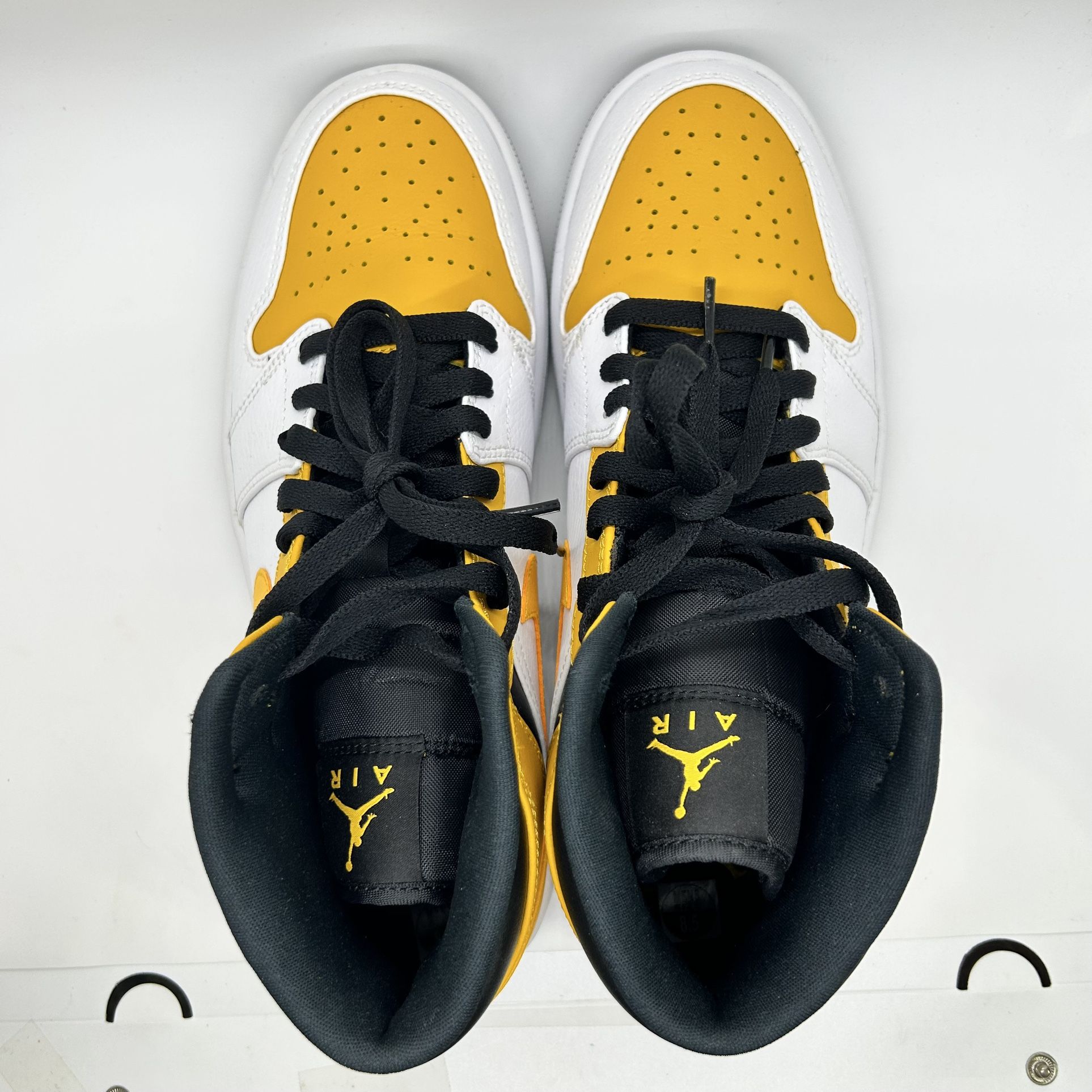 Athletic Shoes Nike Air Jordan Mid University Gold Nike Air Jordan