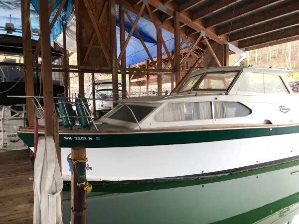 1968 Fairliner 27’ Classic Powerboat