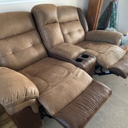 Nice Couch In Great Condition Bought Last Year 