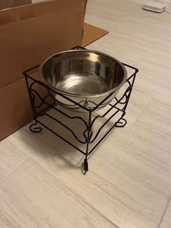 Large raised dog bowls