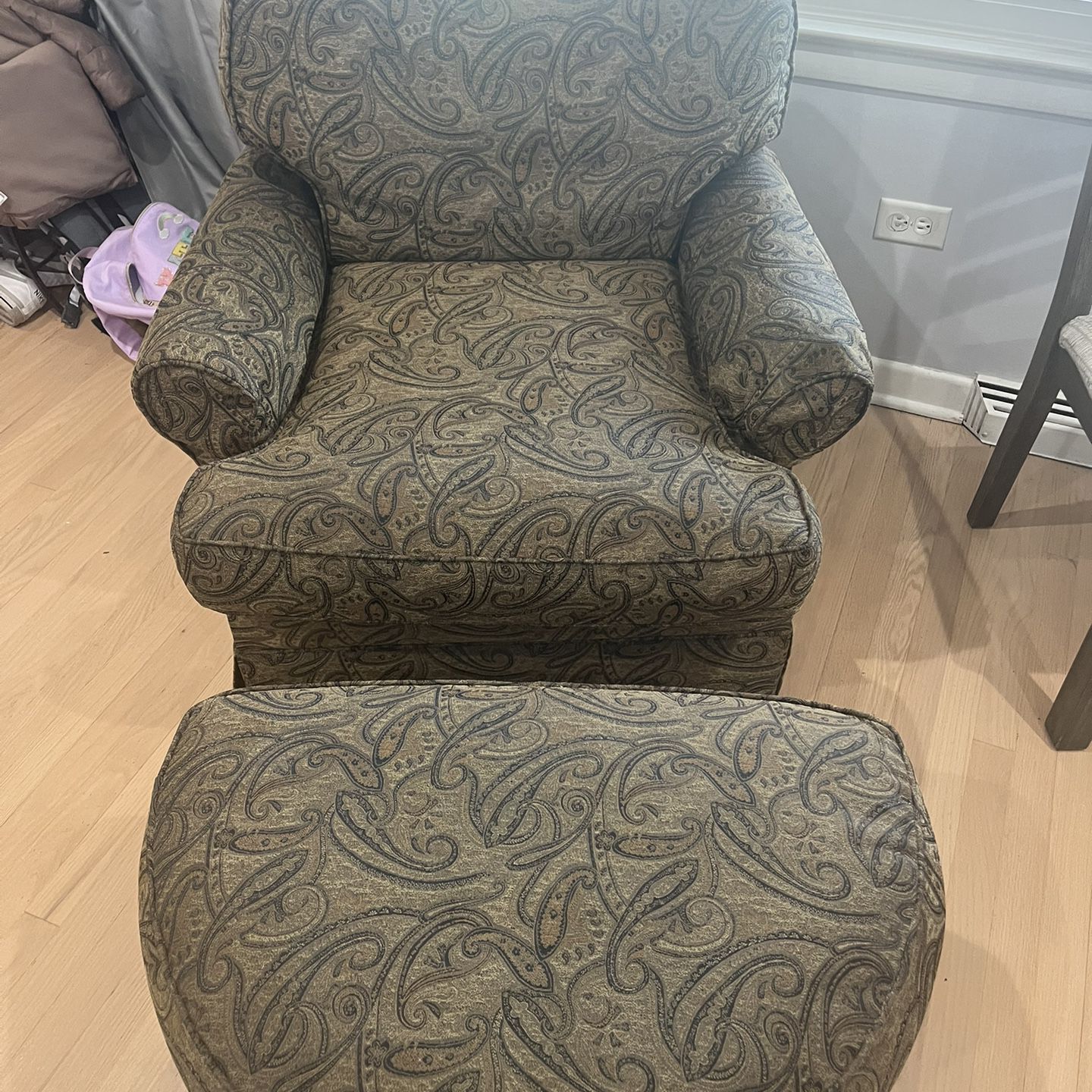 Good Quality Arm Chair + Matching Ottoman 