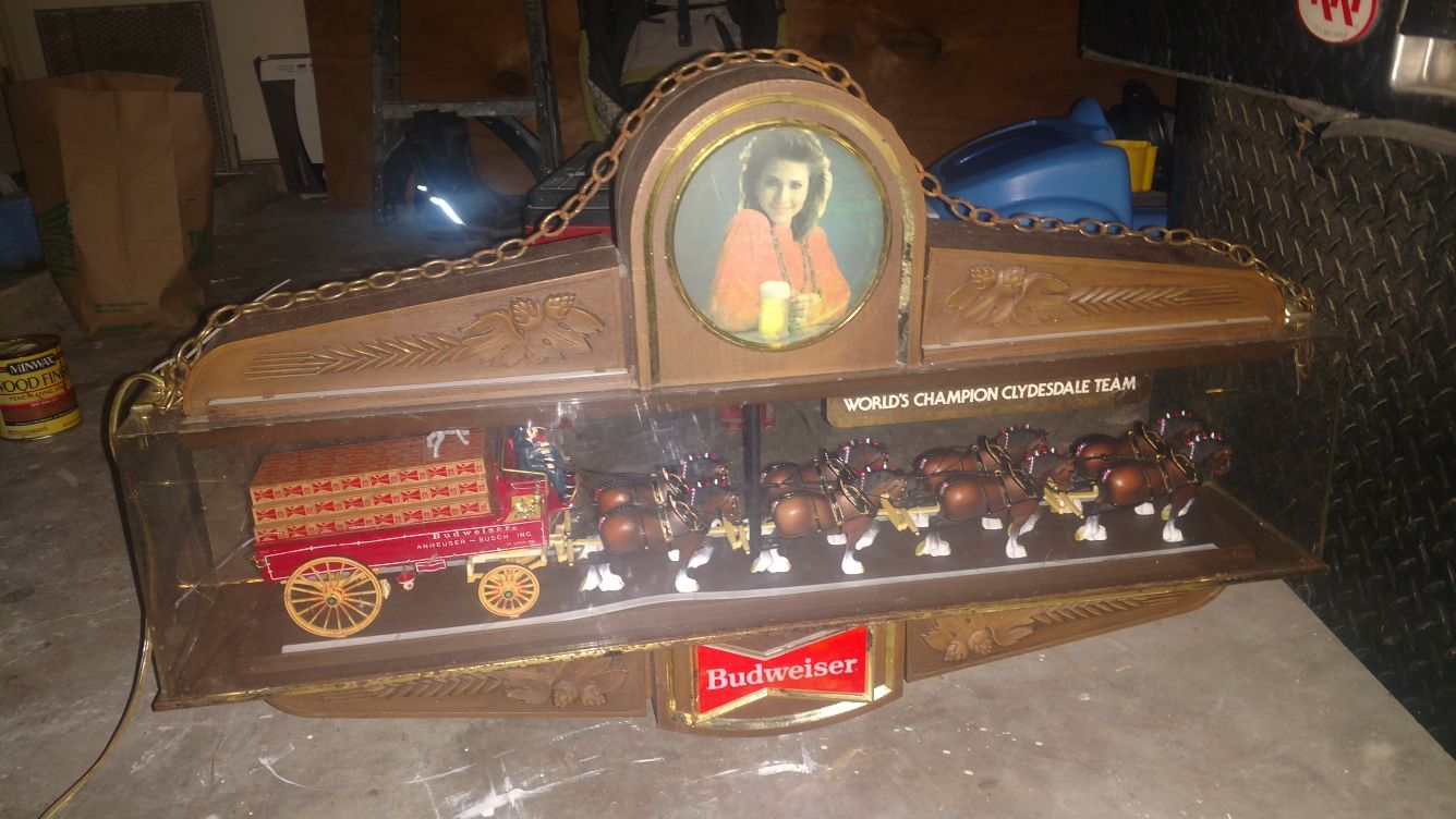 vintage Budweiser bar clock Clydesdales & Dalmatian Wagon Hanging Light