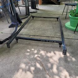 
🛏️ twin  size Frame... 🛏️