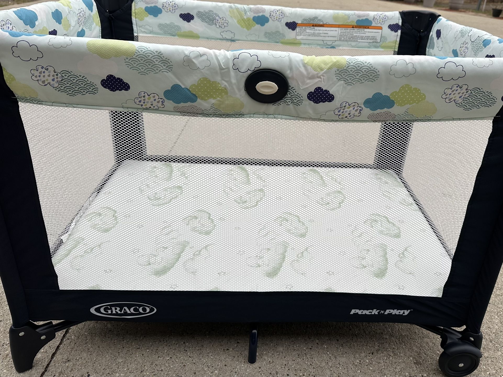 GRAYCO NEW PACK N PLAY & DREAM ON ME 3” MATTRESS