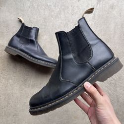 Dr. Marten 2976 Chelsea Black Leather Boots