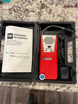 Gas leak detector