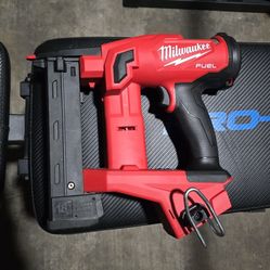 Milwaukee Stapler M18🔥🔥