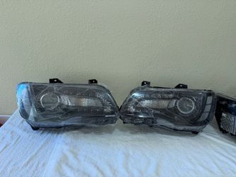 2015-2023 chrysler 300 headlights