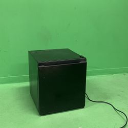 Mini Fridge with Freezer – Clean & Works Perfect