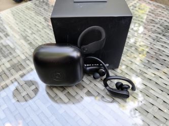 Powerbeats pro, used