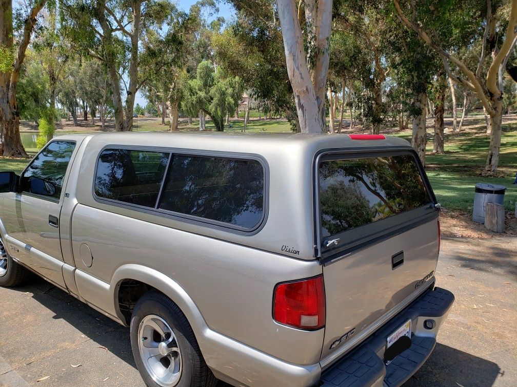 Fast Tops Vision Camper Shell