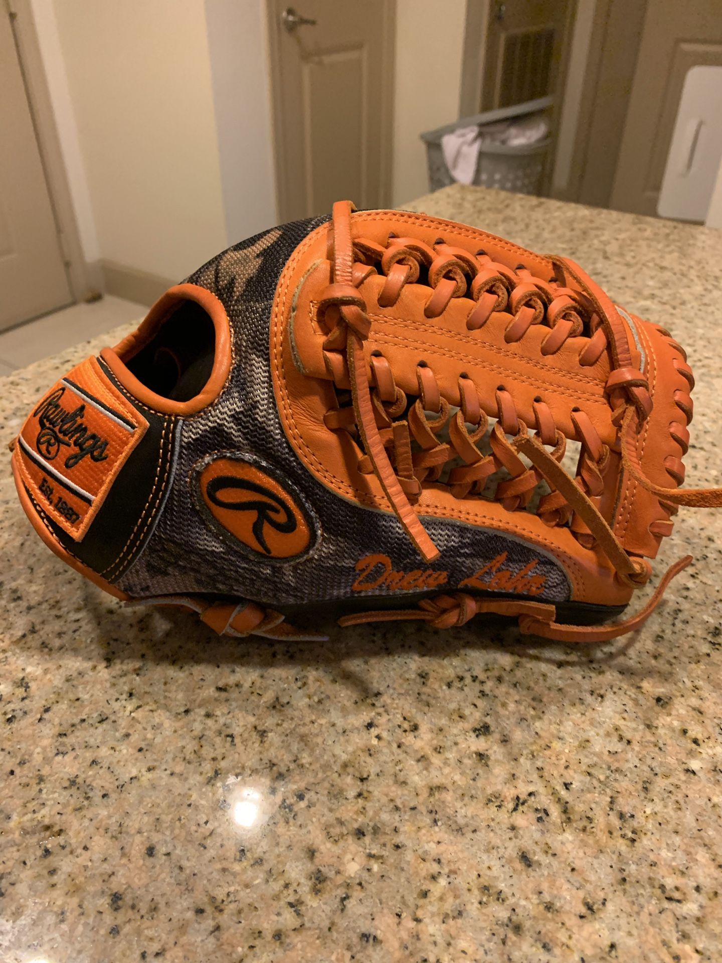 Rawlings 12” custom camo HOH