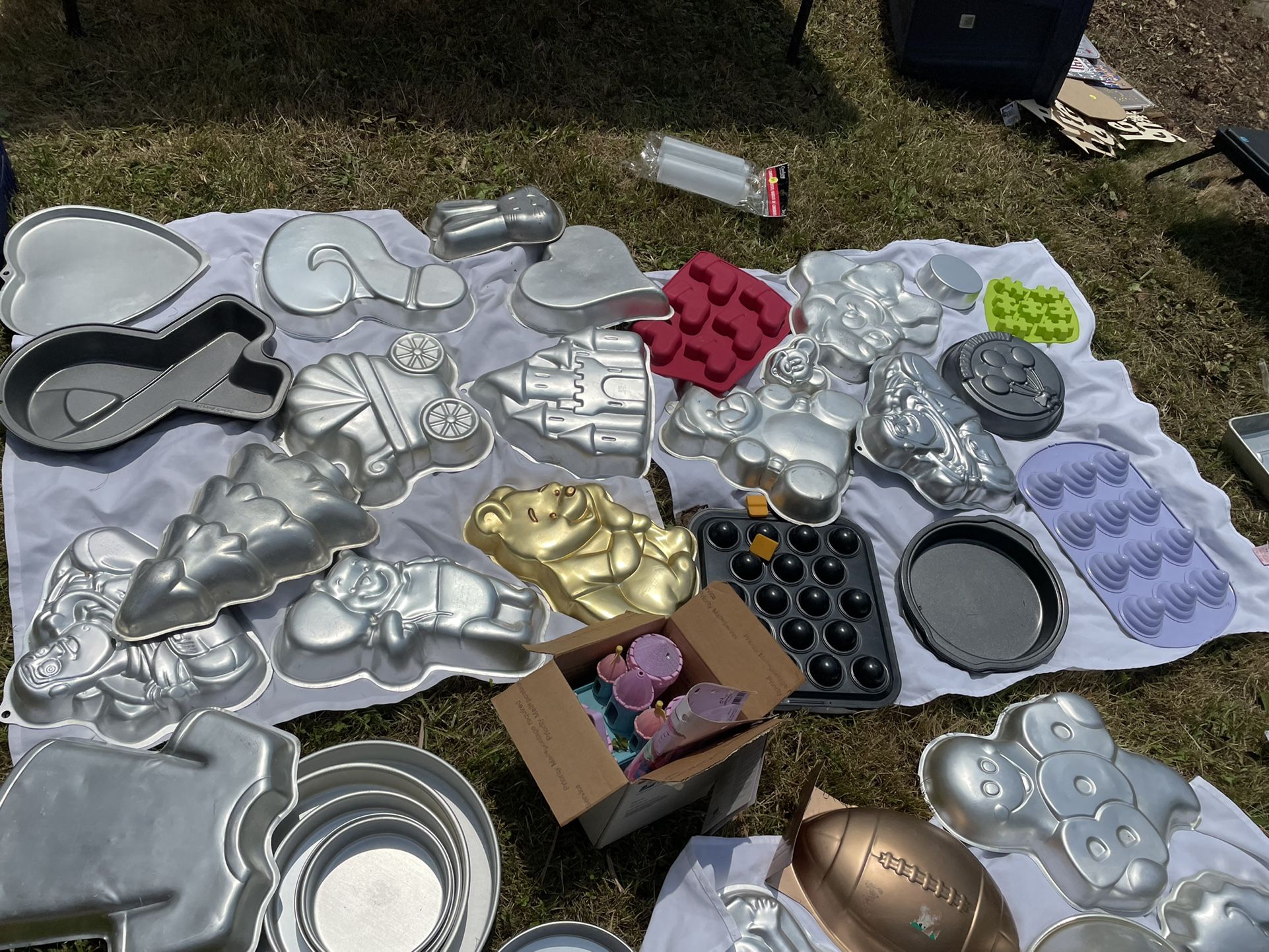 Cake Pans And Deco mesh