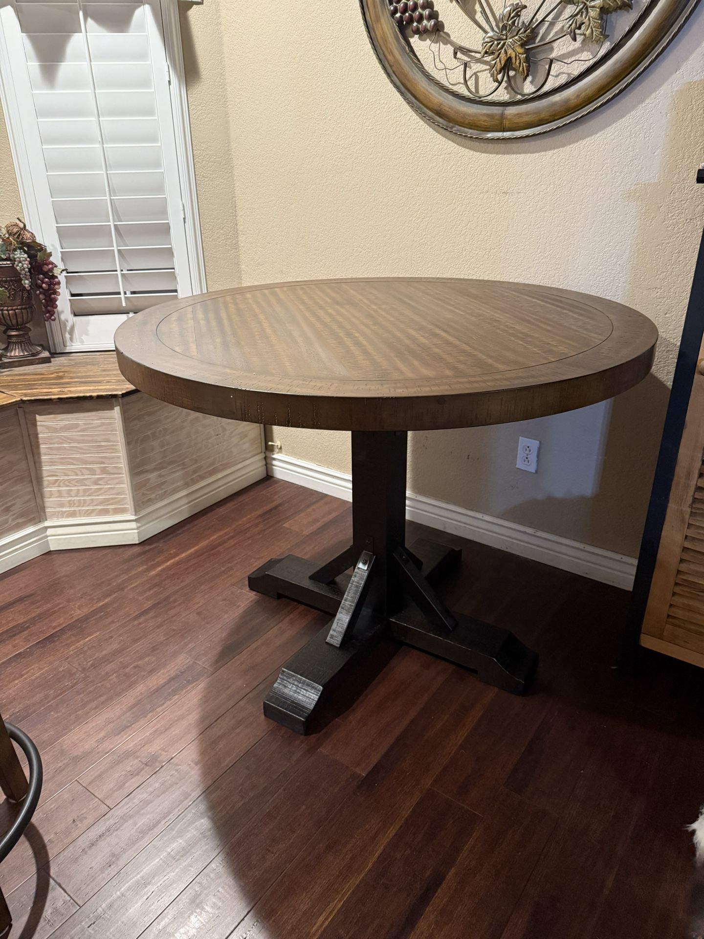 Valebeck Ashley Counter High Table