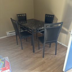 Kitchen Table With 4 Chairs