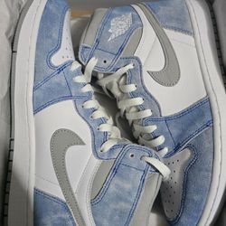Jordan 1 Retro High Hyper Royal - Mens Size 10