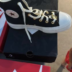 Converse Valentines Edition