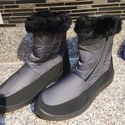 NEW UNISEX SNOW BOOTS # 9 ( ((ASK FOR DIFERENT  SIZE)))