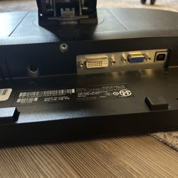 1 Dell Monitor 19”