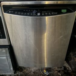 GE Profile. Dishwasher 