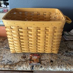 Longaberger Vintage NWT RARE Classic Newspaper Basket
