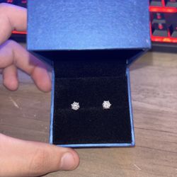 VVS1 EARRINGS