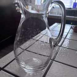 VINTAGE PIER 1 ELIZA 70 OZ. CLEAR GLASS PITCHER