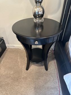 Stanley Furniture Martini Table / Round Nightstand / Side Table (Black Opal)