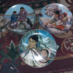 People Of The Midnight Sun Plate Set