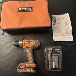18-Volt Lithium-Ion Cordless 2-Speed 1/2 “ Compact Drill/Driver Kit  