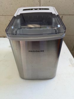 Frigidaire Portable Countertop Ice Maker like new