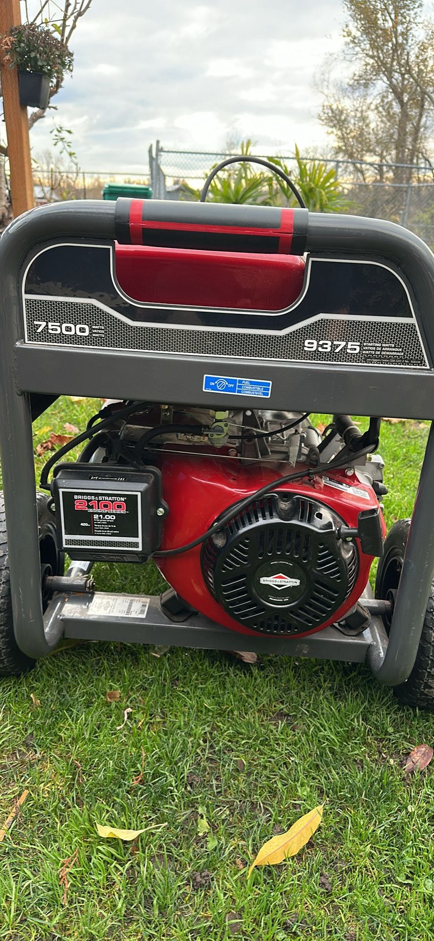 BRIGGS & STRATTON ELITE Series™ 9375 WATTS STARTING/ 7500 WATTS RATED