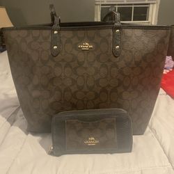 Large Reverseable Coach Purse With Matching Wallet 
