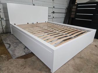 IKEA King Size Bed Frame With 2-Drawers, Good Conditions , White Color