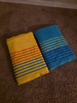 New Bath / pool towels yellow blue