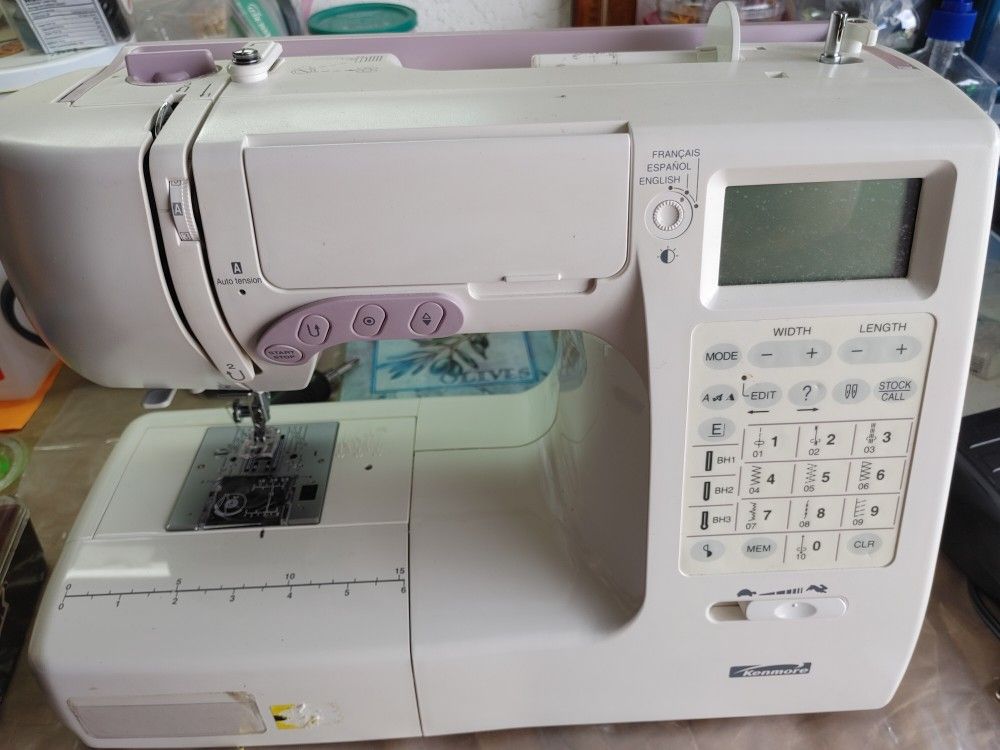 Sewing Machine Kenmore (Model(contact info removed) )6400