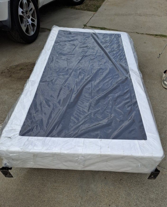 TWIN BOX SPRING EXCELLENT CONDITION